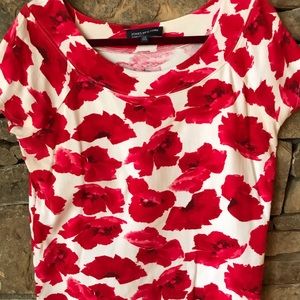 A Bouquet of Poppies define my Jones New York top